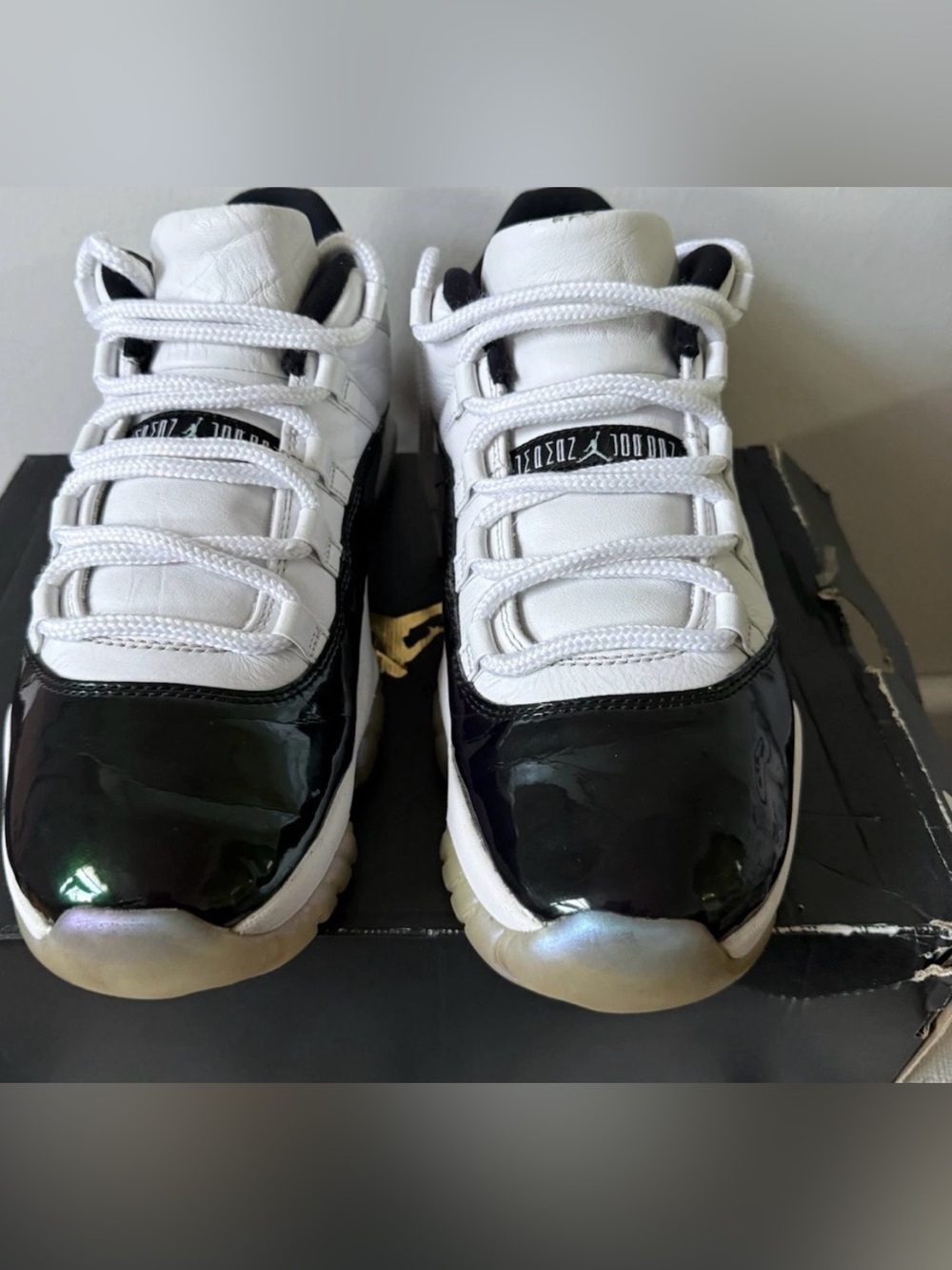Nike Air Jordan 11 Retro Low Easter Emerald White Black Men’s Size 10.5